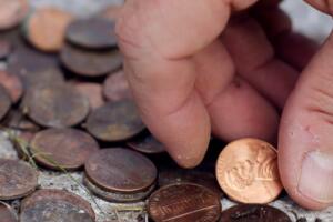 John Reyes vende 800,000 centavos suegro alemán California a quién en cuánto