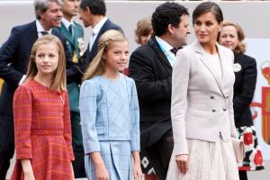 reina_letizia_y_princesas.jpg