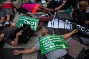 Desamparados marchan hasta City Hall