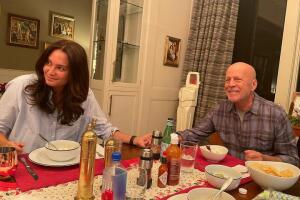 bruce willis esposa diciembre 2022.jpg