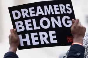 De aprobarse la propuesta de ley los dreamers podrían pagar las colegiaturas de los residentes del estado. 