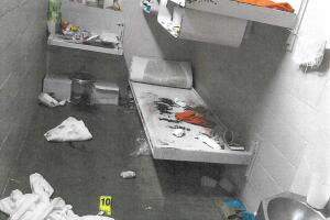 Ulysses Munoz Ayala fue apuñalado hasta la muerte por su compañero de celda, Erik Martinez, quien dijo a los investigadores que los hombres habían discutido por una canción de rap.