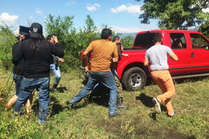 Detrás de cámaras de la recaptura de Yolanda por el ejército colombiano en 'La piloto'