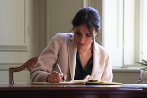 meghan_markle-realeza-escritura.jpg