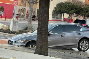 hoyo-Target-San-Antonio-carro