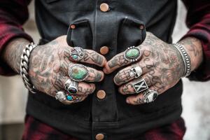 manos-tatuadas.jpg