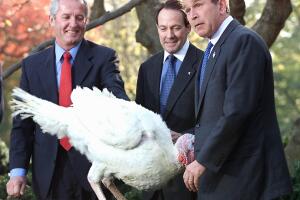 W Bush perdona Pavo