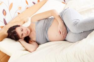 Conheça mitos e verdades sobre a prática de comer placenta