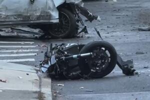 El fatal accidente dejó también miles de dólares en daños materiales.