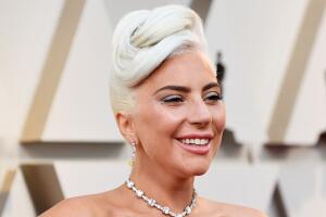 lady-gaga-red-carpet-oscar.jpg