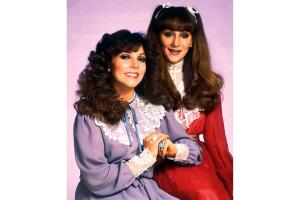 Verónica Castro y su hermana Beatriz Castro.jpg