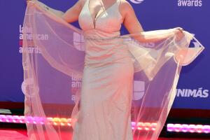 2023 Latin American Music Awards - Arrivals-Bellastar