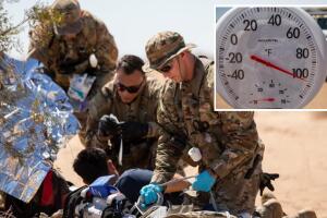 Un migrante recibe asistencia médica en Yuma donde las temperaturas superan los 100°F.