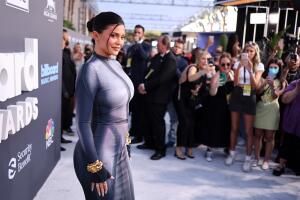2022 Billboard Music Awards - Red Carpet