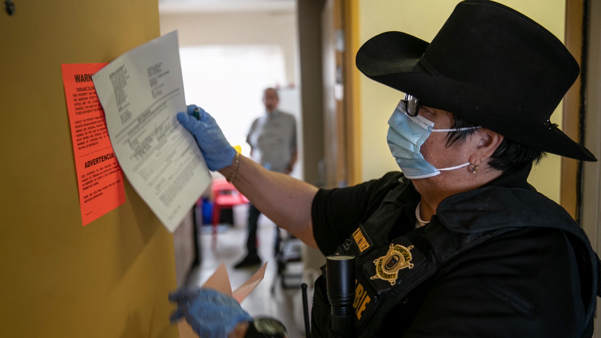 Residentes de tres parques de casas móviles en Phoenix recibieron