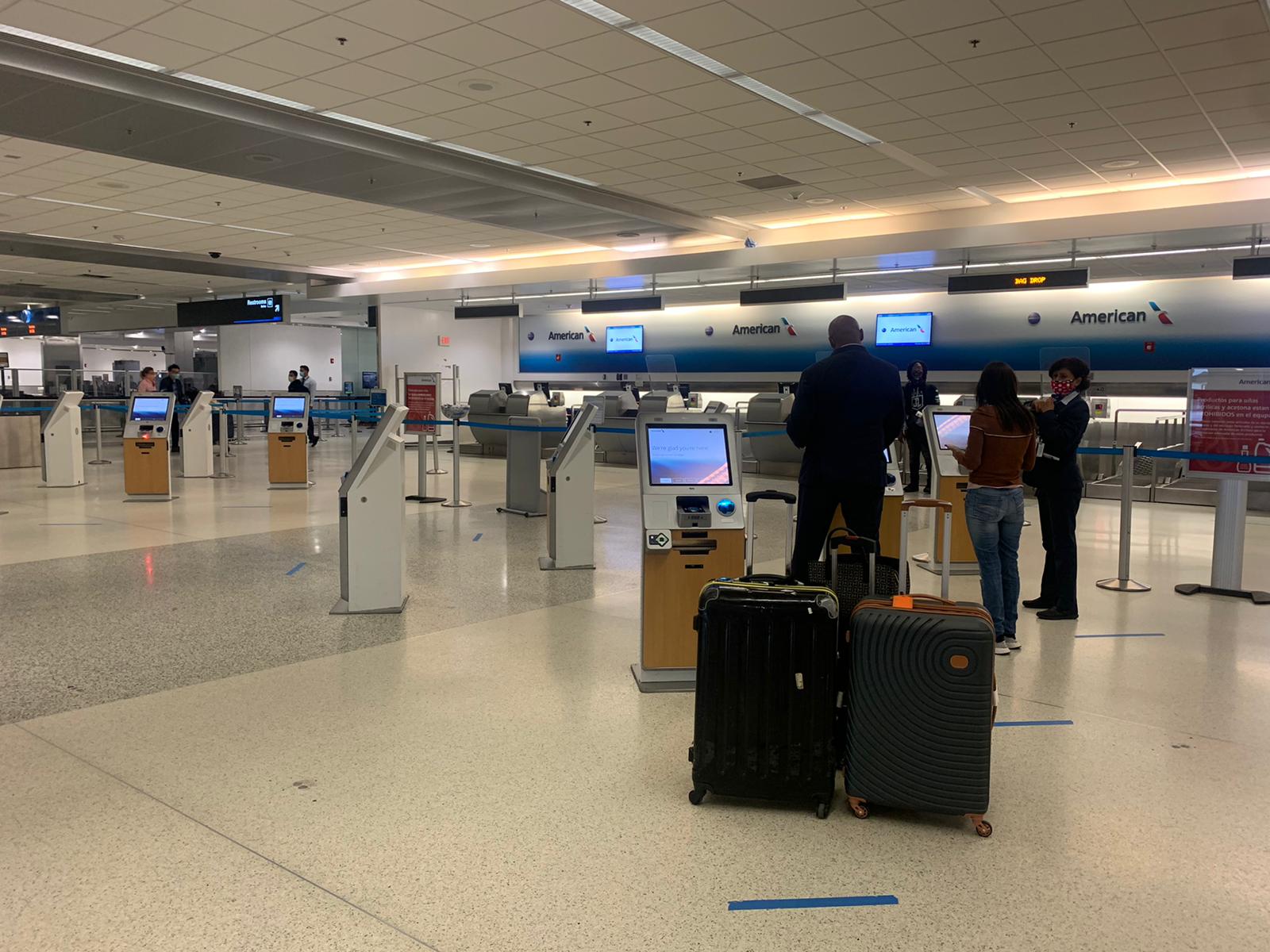 United Airlines suspenderá sin paga a 36,000 empleados ante el  recrudecimiento de la pandemia | Noticias Univision Estados Unidos |  Univision