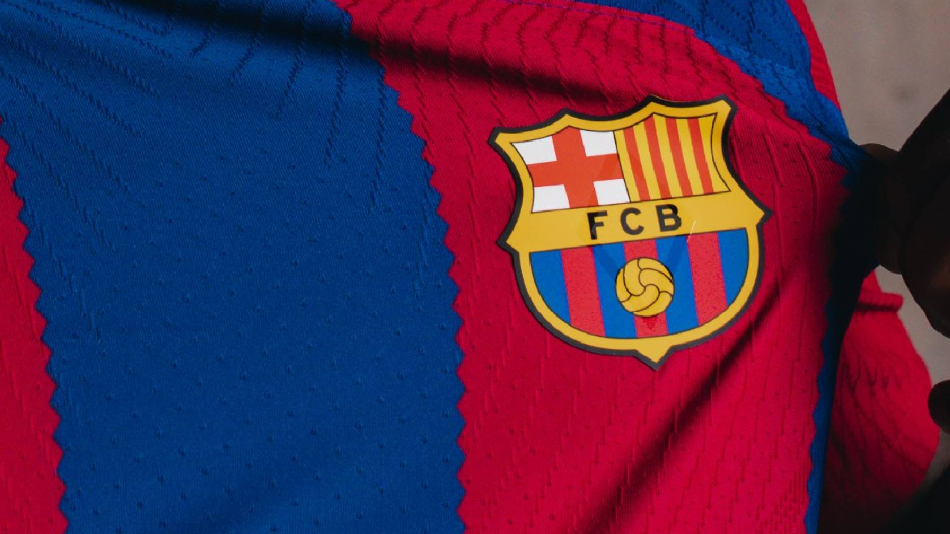 Por qué la camiseta del Barcelona tiene un rombo en su escudo?