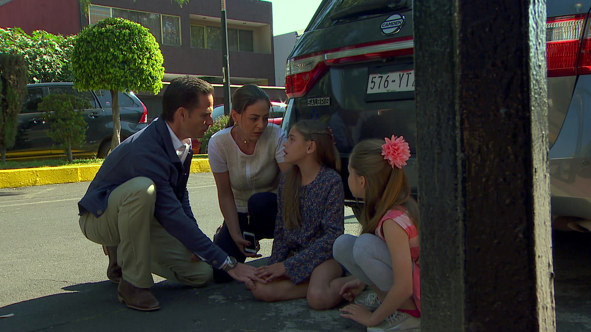 Como Dice el Dicho 'En casa de herrero, cuchillo de palo' Series Como Dice el Dicho Univision