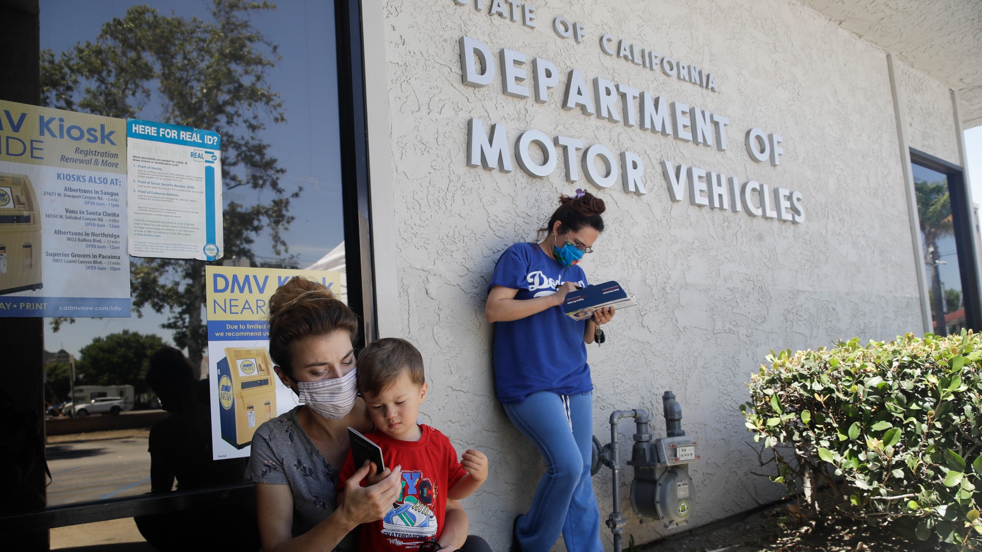 Cómo puedo tomar el examen virtual de conducir del DMV si vivo en