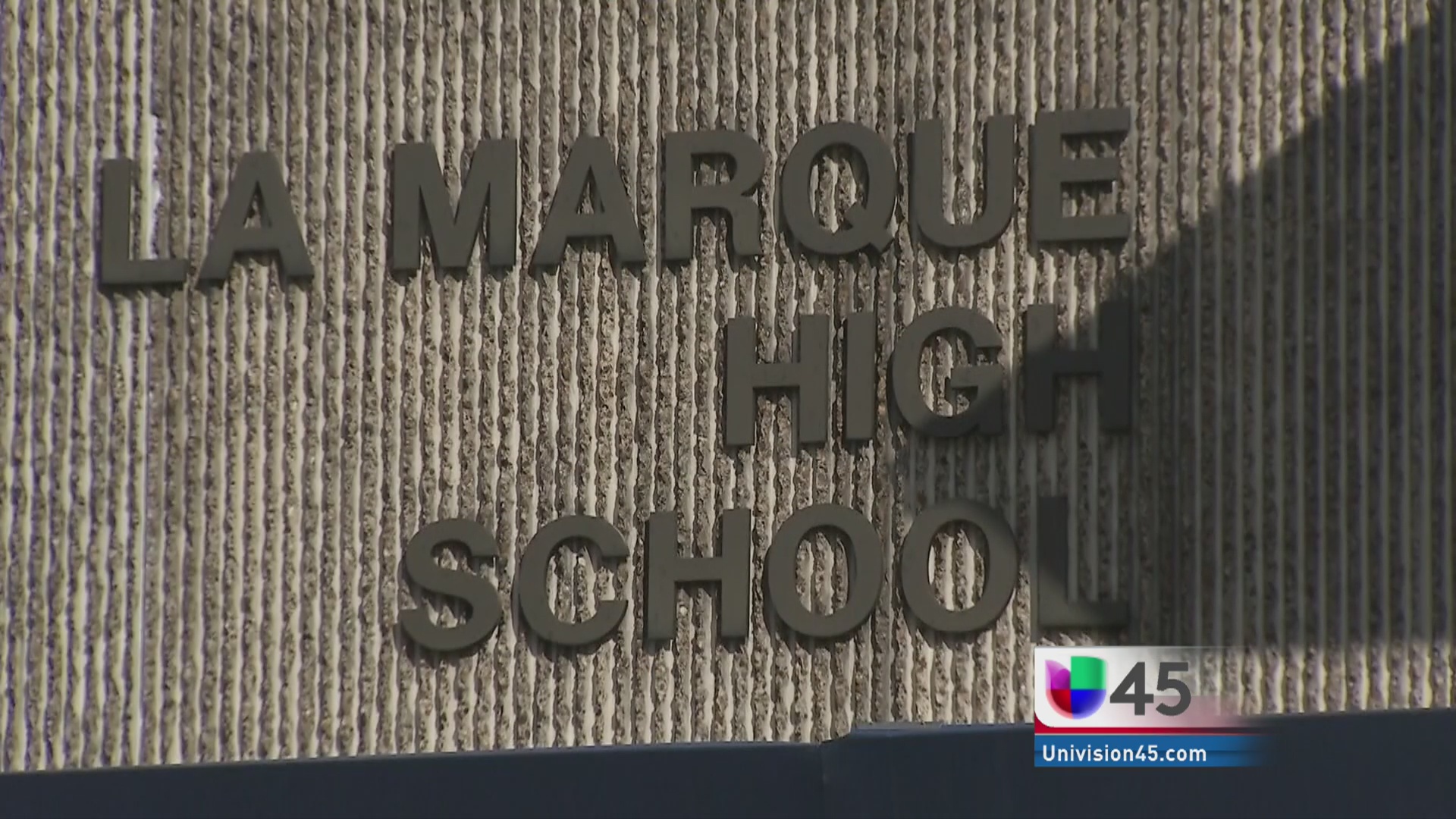 Pende de un hilo La Marque ISD Video Univision 45 Houston KXLN Univision