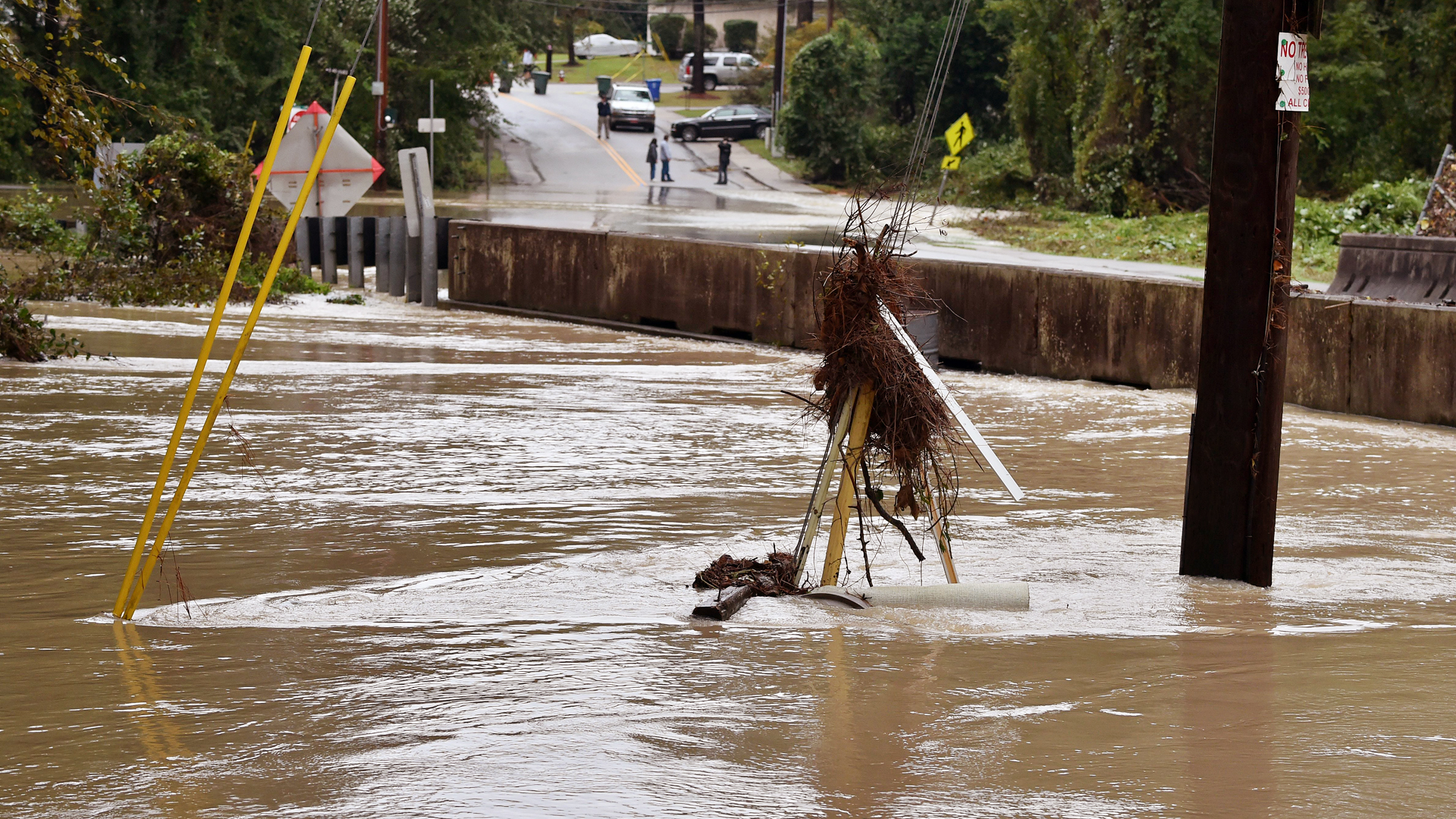 Сильное наводнение в россии. Затопление кубани в 2002 году. Последнее наводнение. Последнее наводнение. Наводнение в китае 2020.