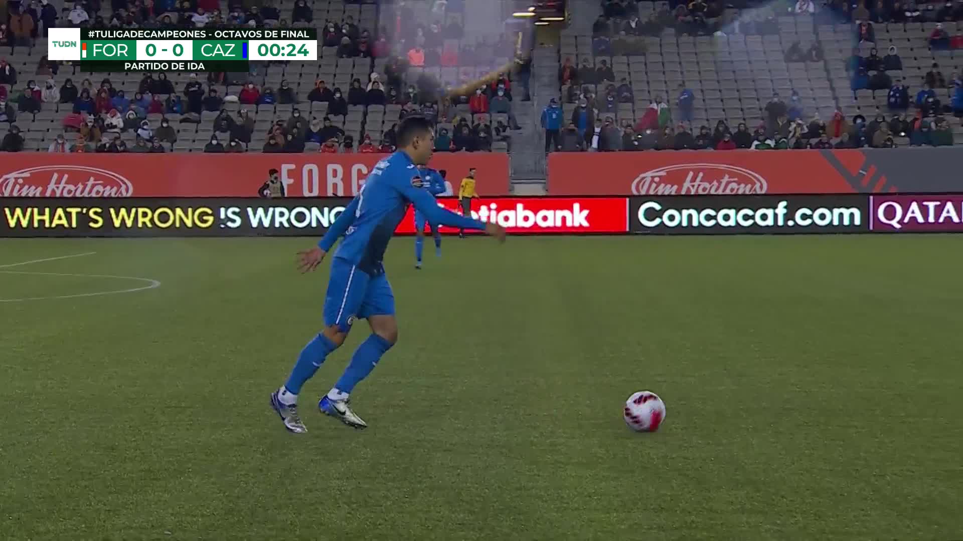 Arranca el partido y la pelota está en juego. Deportes CONCACAF