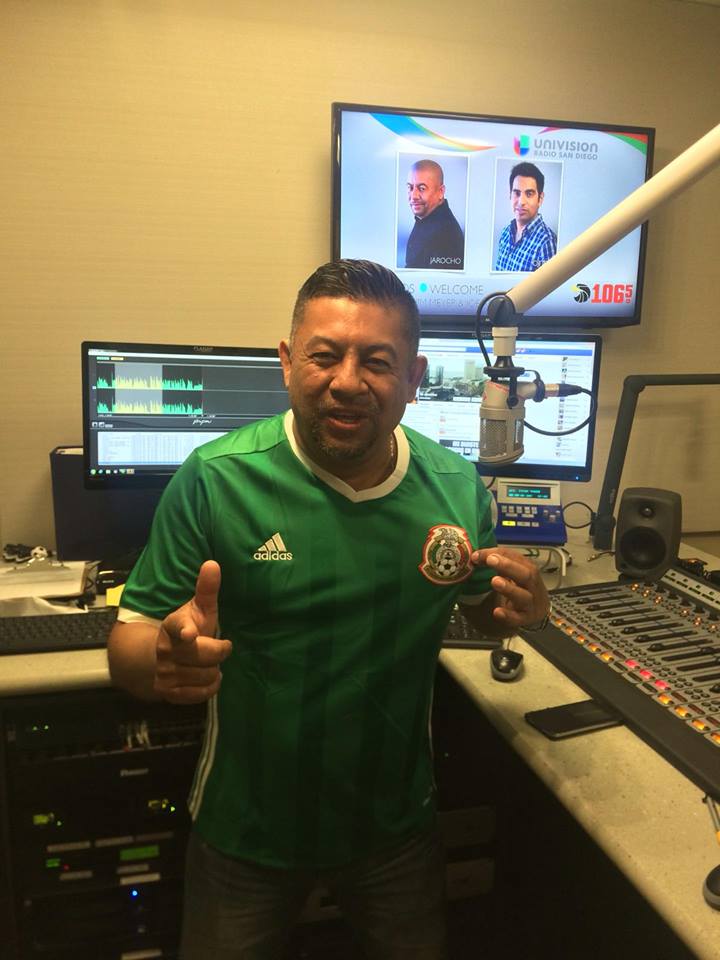 ¿Cuantos jerseys del TRI tiene El Jarocho? Univision Qué Buena 106.5