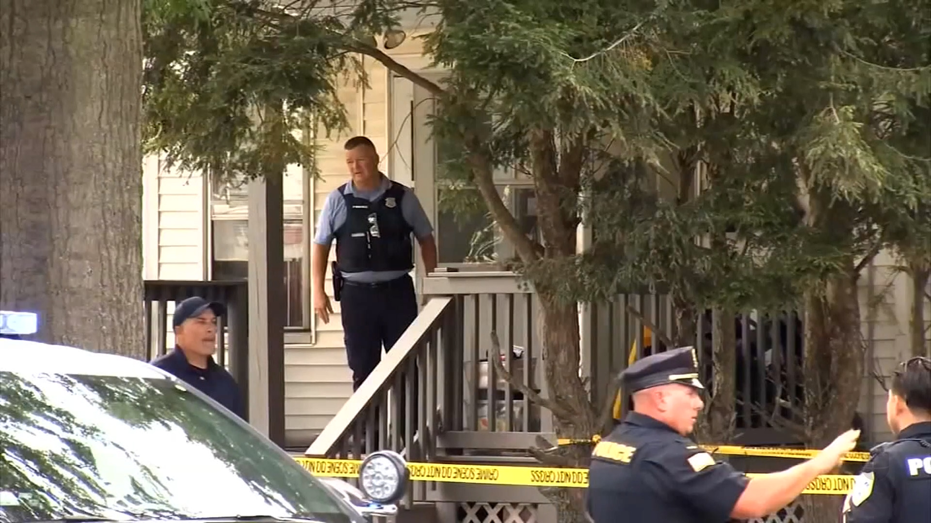 Tragedia en un vecindario de Massachusetts: hombre asesina a su vecina,  hiere a niños y se quita la vida | Univision 41 Nueva York WXTV | Univision, image size:1920x1080