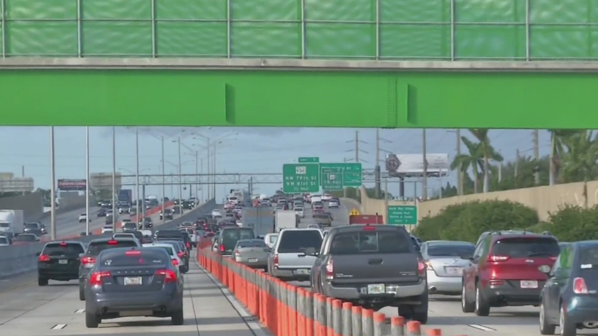 Carriles estrés ¿A dónde va el dinero de los peajes y qué parte le